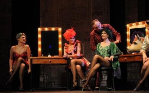 Teatr Muzyczny - HALO SZPICBRÓDKA image 1