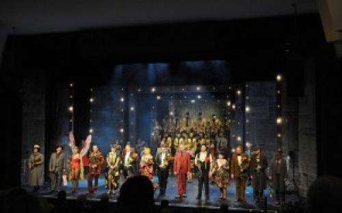Teatr Muzyczny - HALO SZPICBRÓDKA image 9